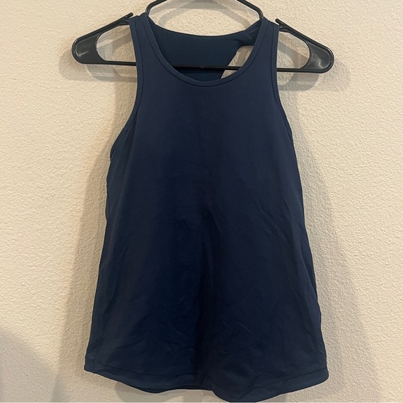 Lululemon Final Lap Tank in navy blue back pocket size 8 built in bra - Picture 3 of 10